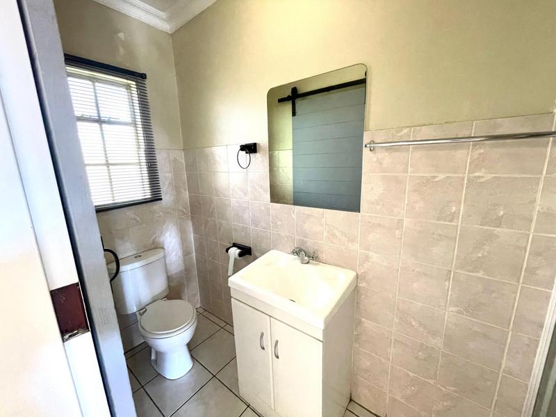 To Let 1 Bedroom Property for Rent in Kannoniers Park North West